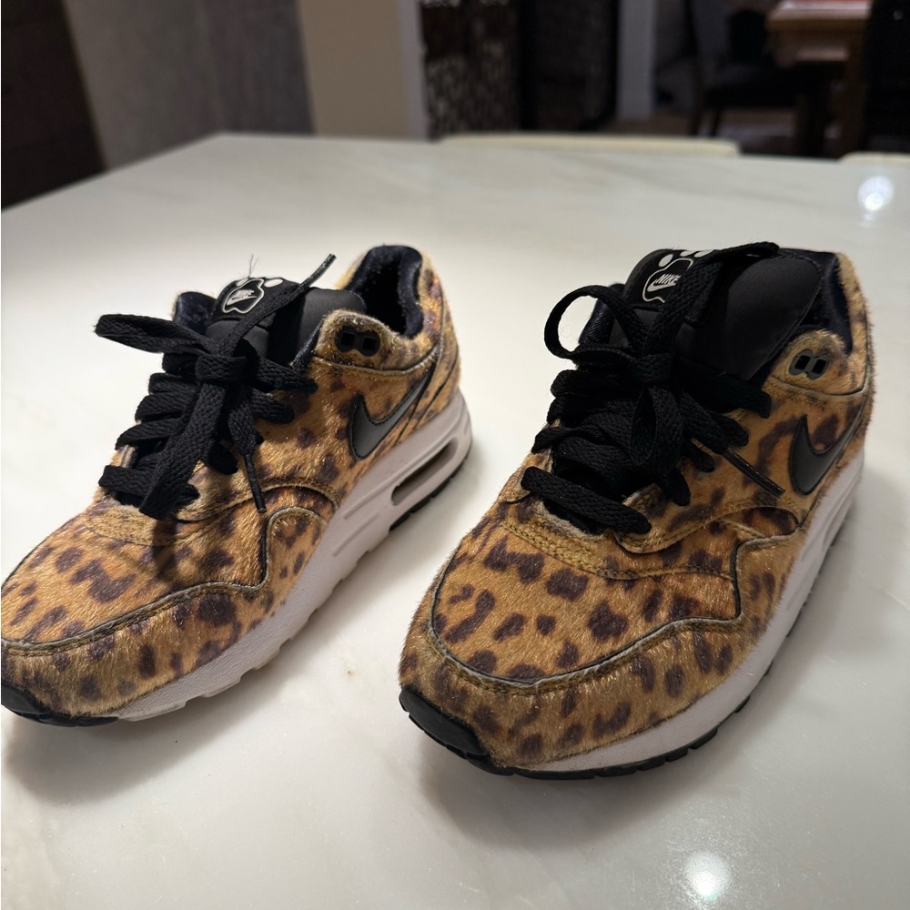 Nike Air Max 1 QS Leopard Print Sneakers Black Accents sz 4Y/5.5W released 2015